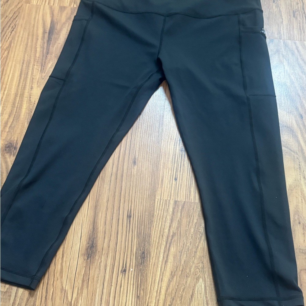 CVG black Capri